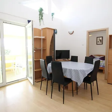 In Mit Eigenem Balkon By Interhome Апартаменты Башка