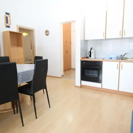 Apartment In Mit Eigenem Balkon By Interhome Baška