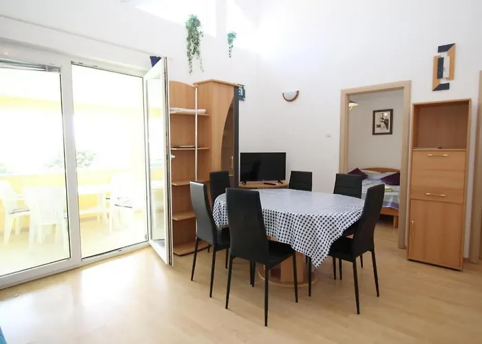 In Mit Eigenem Balkon By Interhome דירה באסקה